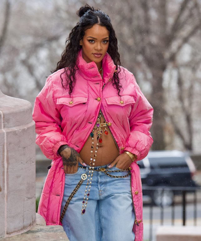 Rihanna pregnant with first child 365Daily